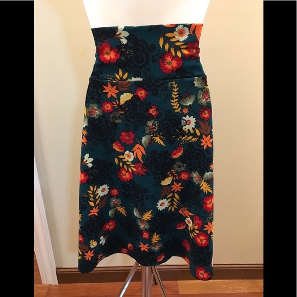 NWT Lularoe Azure Floral Woman’s Skirt - Picture 2 of 6